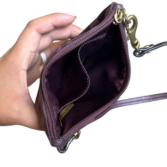 COACH TAYLOR OP ART SIGNATURE SMALL PURPLE WRISTLET - Picture 4 of 6